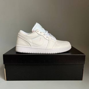 Nike Air Jordan 1 Low Triple White БРАК 1000