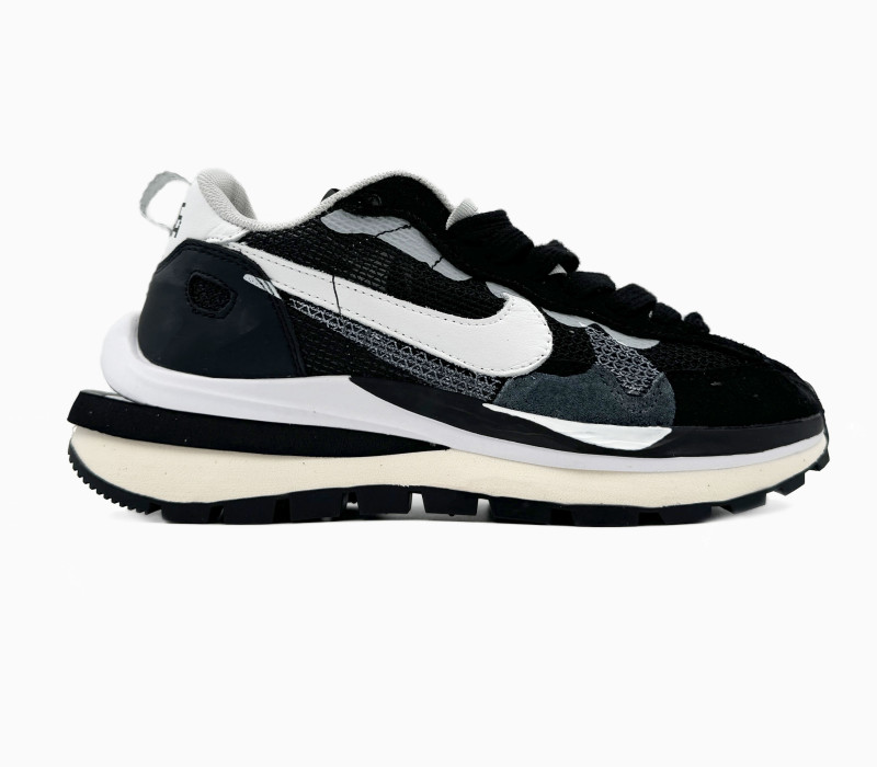 Nike VaporWaffle x Sacai Black/White