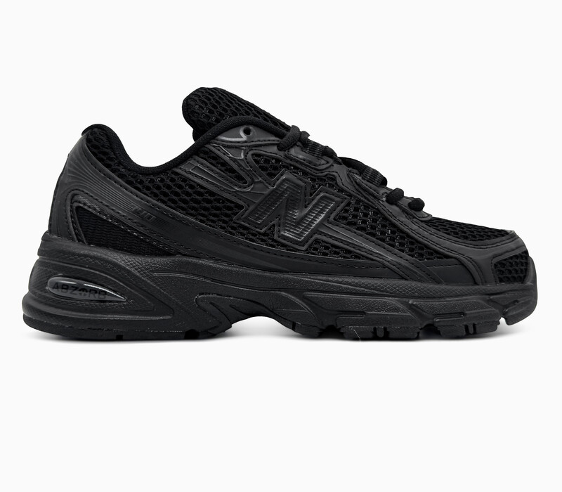 New Balance 740 Triple Black