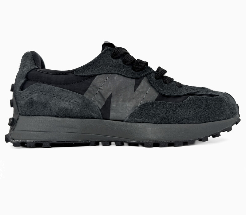 New Balance 327 Triple Black