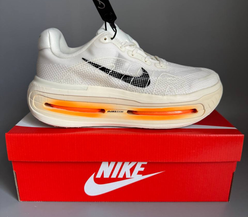 Nike Zoom Vomero Premium Sail Coconut Milk/Orange БРАК 1182