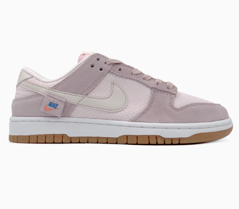 Nike Dunk Low Teddy Bear Pink