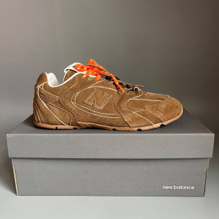 New Balance x MIU MIU Brown БРАК 787