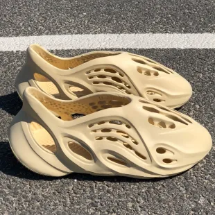 No brand, Foam Runner Bone
