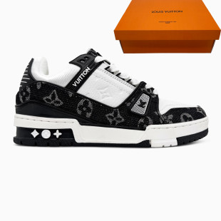 Louis Vuitton Trainer Sneaker Black/White 