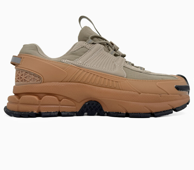 Nike Zoom Vomero Roam Beige