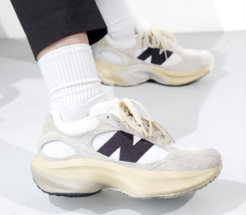 New Balance Warped Runner Beige/White