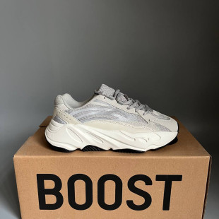Adidas Yeezy Boost 700 V2 Static БРАК 727