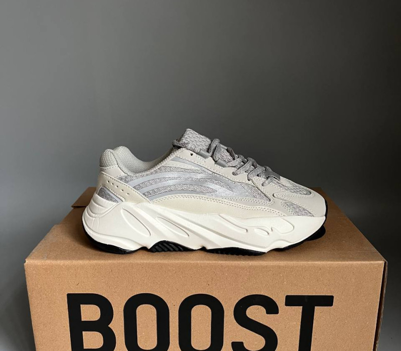 Adidas Yeezy Boost 700 V2 Static БРАК 727